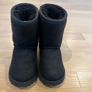 Ugg Toddler Black water resistant size 8